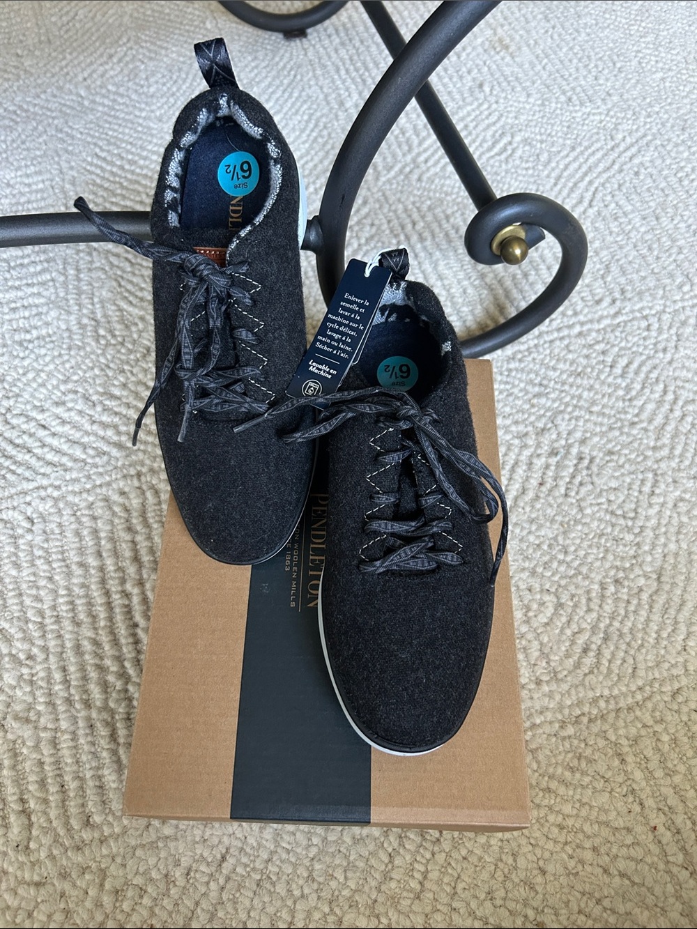 Pendleton Black Wool-Blend Women’s Sneakers. Shoes size 6.5.